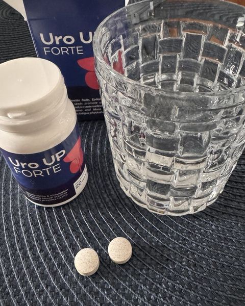 Frasco de comprimidos Uro UP Forte